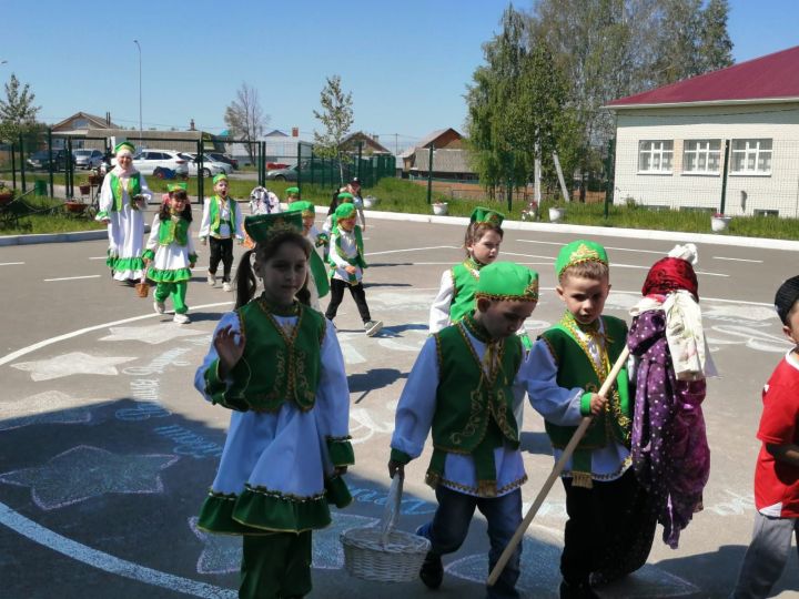 Тургай балалар бакчасы Сабантуйга әзерләнә (видео, фото)