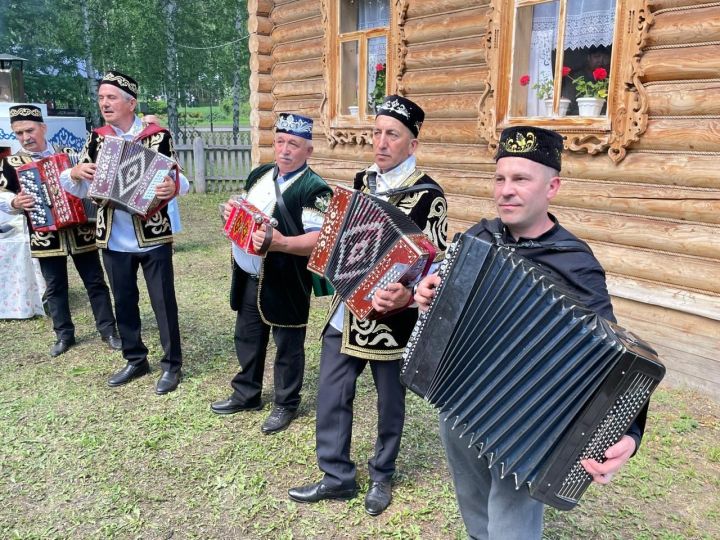 Ямьле булып гөрләп тора Балтачта Сабантуйлар (фото)