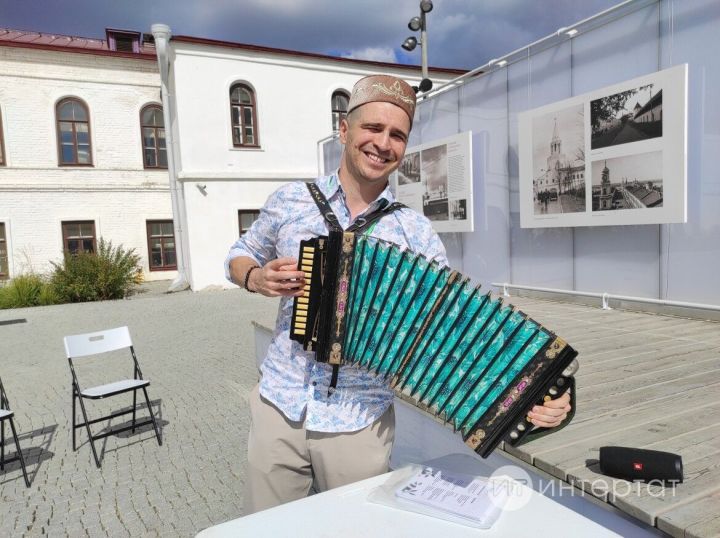 «Уйнагыз, гармуннар!» фестивалендә мәрхүм әтием, абыем белән катнаша идек...