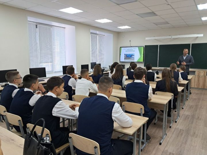 Балтач гимназиясе укучылары Арча аграр-сәнәгать һөнәр көллиятенең икенче филиалында кунакта булган