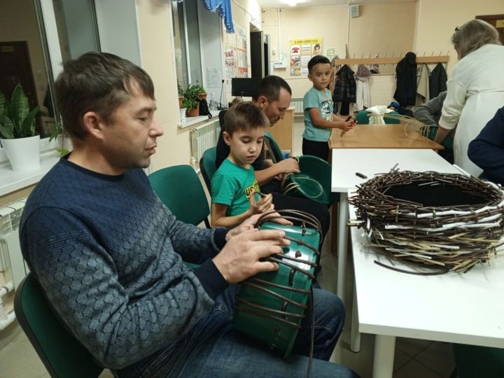 Балтачта әтиләр дә кәрзин үрә