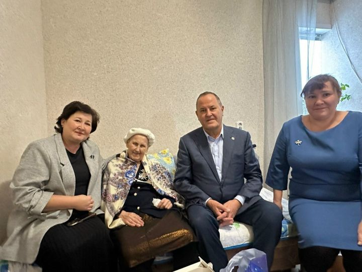 Идея Жилина үзен тәрбияләгән гаиләсен мактап туя алмый