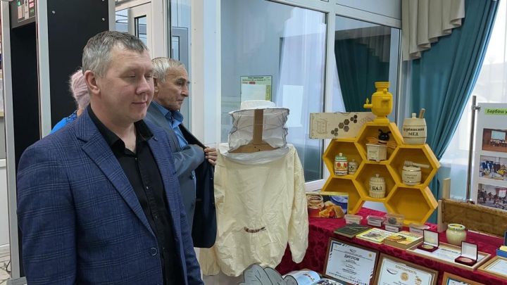Бөрбашта умартачылар җыены узды