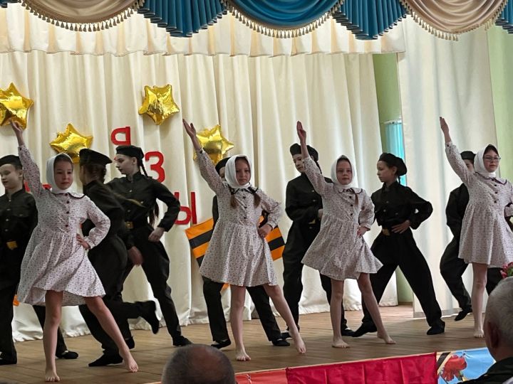 «Факел» клубында  «Җиңү язы» дип исемләнгән концерт узды