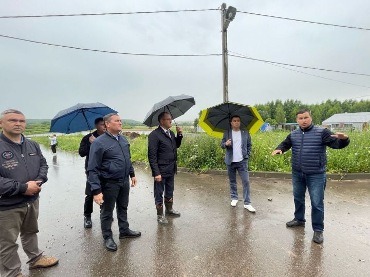 Яшьләр министры Балтачтагы «Романтик» ял лагерындагы төзелеш эшләре белән танышты
