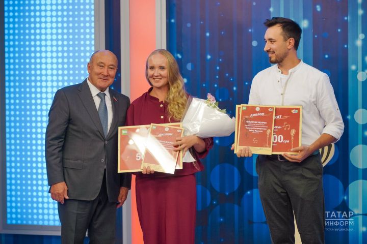 Гөлзилә белән Гөлназның җырлары «Балачак җыры»нда җиңү яулады. Котлыйбыз!