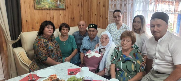 Әминә Сабировага 90 яшь тулды