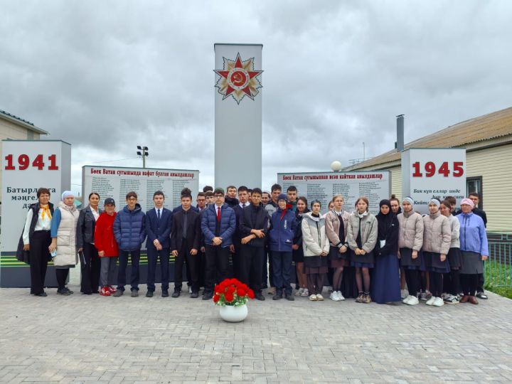 Бөрбашта яу кырында башларын салганнарның якты истәлегенә багышлап митинг үтте