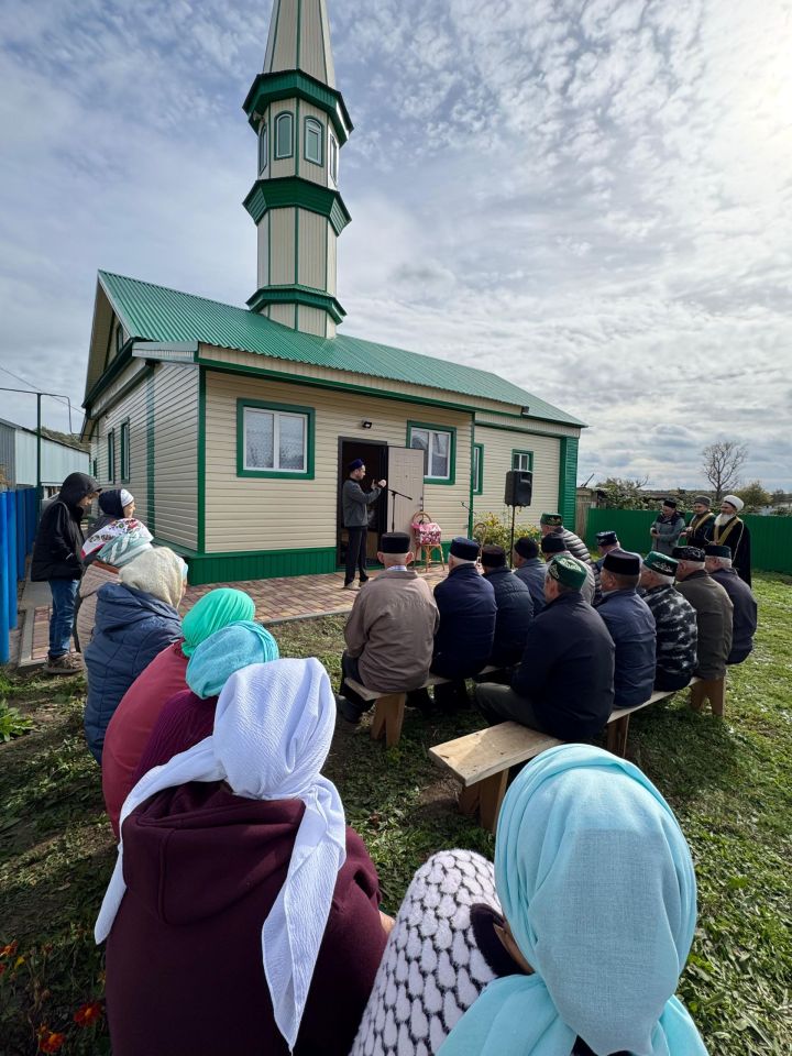 Нормабаш авылы мәчетен төзекләндерделәр