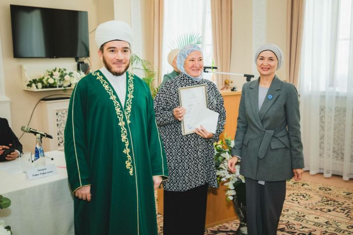 Райондашыбыз Алсу Идрисова «Таян Аллаһка» әдәби бәйгесе җиңүчесе булып танылды