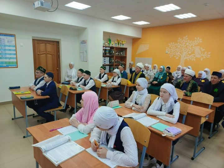 Нөнәгәр мәктәбендә «Әхлак тәрбиясе — күңел хәзинәсе» дип исемләнгән семинар үтте