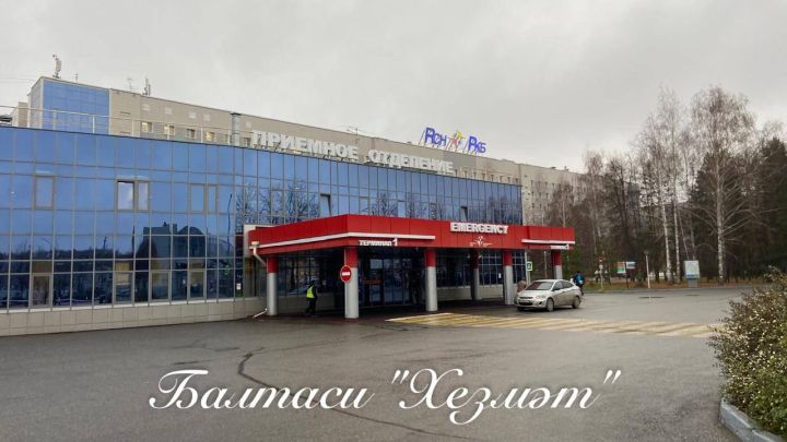 Йөк машинасы җәяүлеләр кичүендә кыз баланы бәрдергән