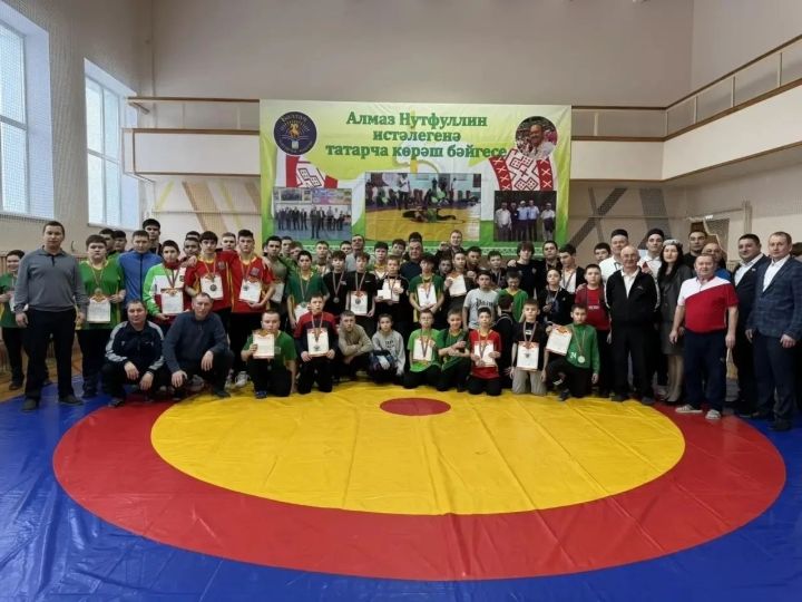 Нотфуллин Алмаз Рашит улы истәлегенә көрәш буенча район беренчелеге узды