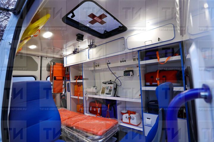 Җиңел автомобиль зур тизлектә фурага килеп бәрелгән, йөртүчесе һәлак булган