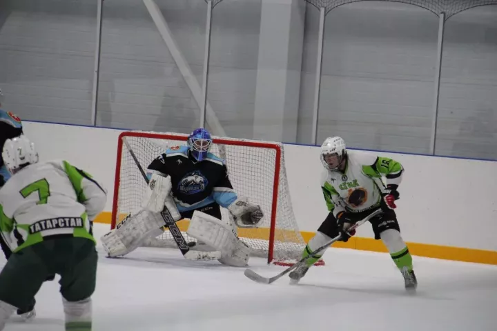 Балтач хоккейчылары үз бозында Яшел үзәннең «СТиК » командасы белән очрашты