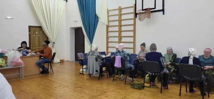 Чапшарлылар кабат сетка үргән, чәйләр тутырган