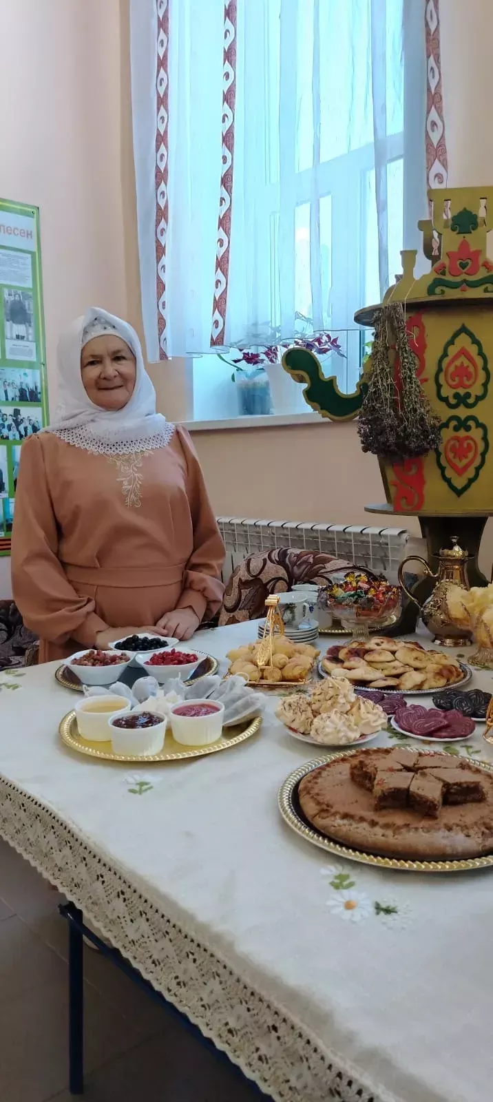 Әниемә карап сокланам!