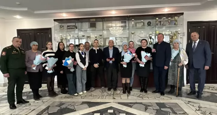 Балтач батырларының якыннарына орден-медальләр тапшырылды
