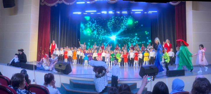 Балтач мәдәният үзәгендә бишенче балалар бакчасының концерты узды