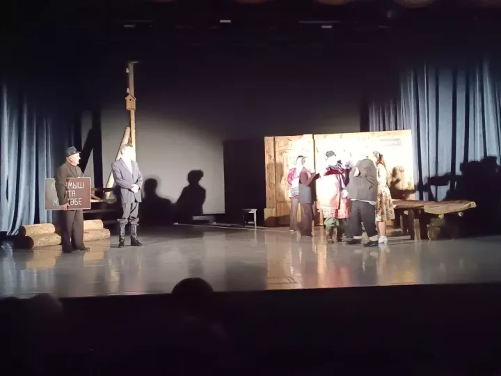 Сыйныфыбыз белән спектакль карарга бардык