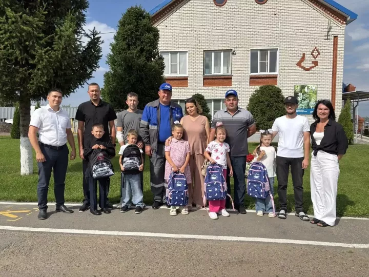 «Балтач газы» идарәсе хезмәткәрләренең балаларына  рюкзаклар бүләк иттеләр