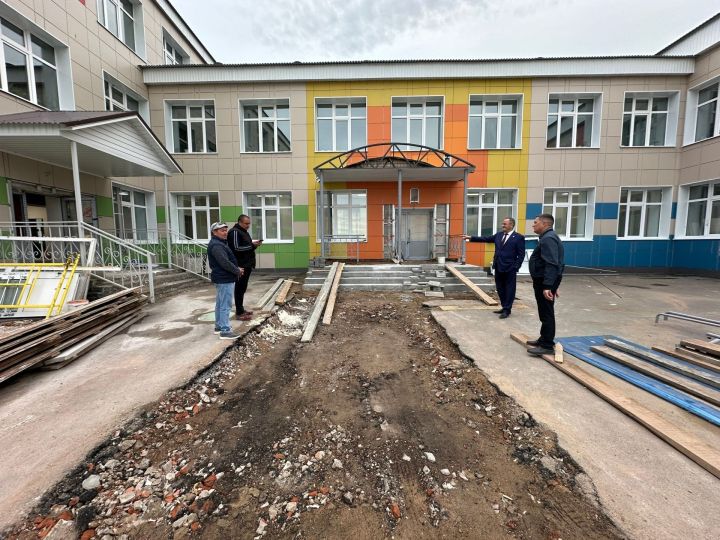 Рамил Нотфуллин төзелеш барышы белән танышты