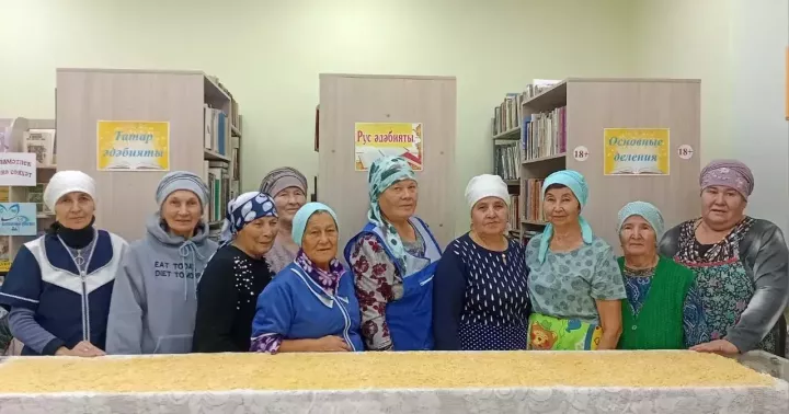 Борнак апалары егетләргә өй токмачлары кистеләр