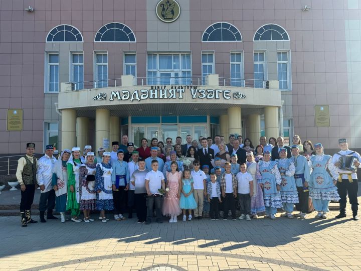 Балтачның яшь парлары «Кыз ярәшү» йоласында катнашты